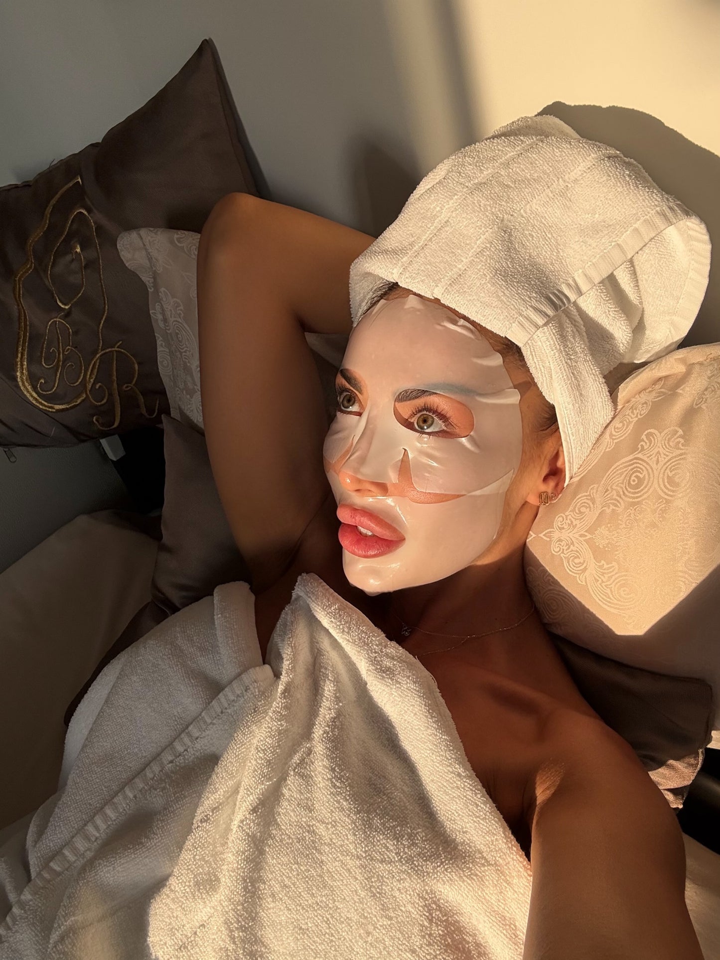 Korean Face Mask with Bio-Collagen, Hyaluronic Acid, Ceramides and Peptides – 1 box (4 pieces)